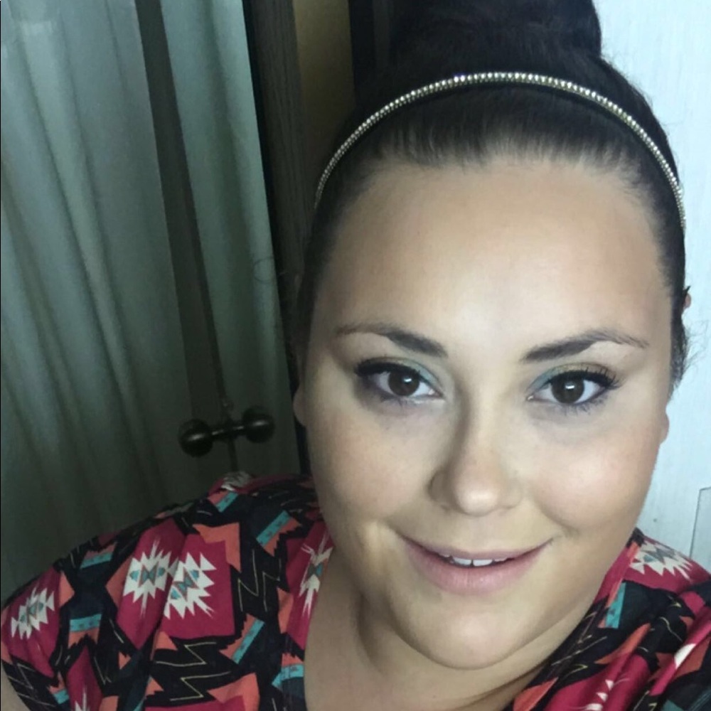 Meet your Posher, Lauren